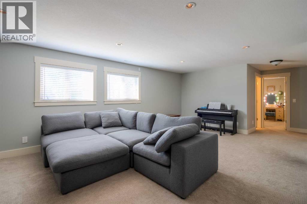 Photo 42 of 3120 22 Street, Coaldale AB