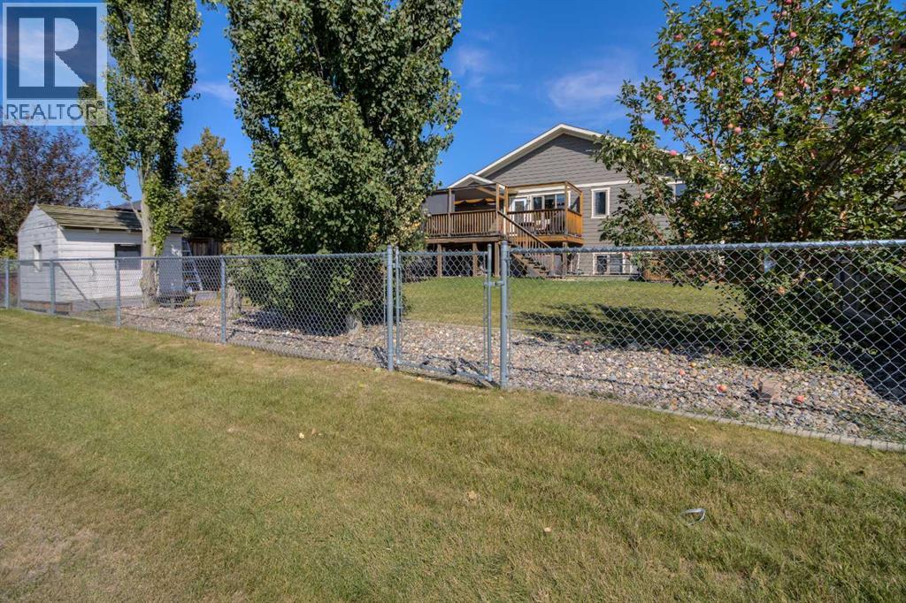 Photo 21 of 3120 22 Street, Coaldale AB