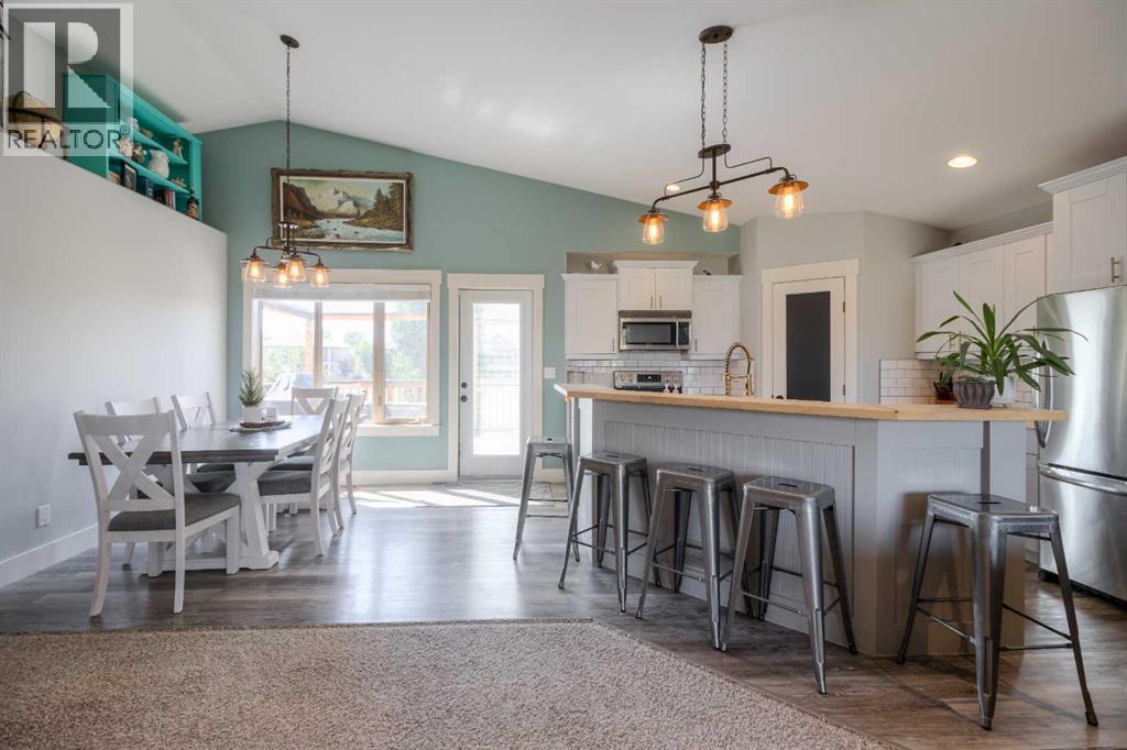 Photo 30 of 3120 22 Street, Coaldale AB