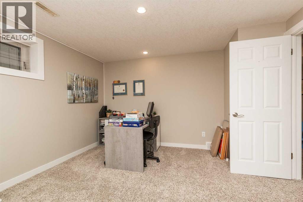 Photo 26 of 277 Coachwood Point W, Lethbridge AB