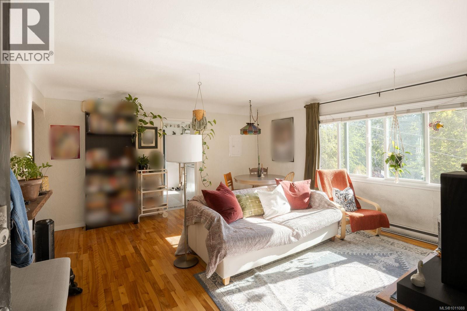 Photo 3 of 1502 1508 Davie St, Victoria BC