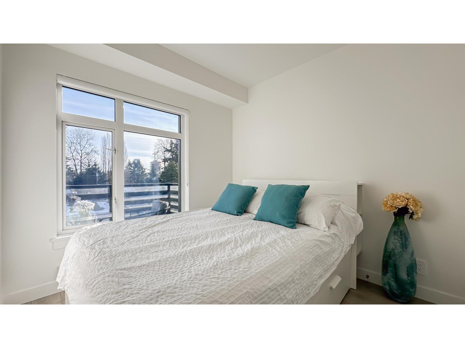 Photo 4 of 301 10616 132 Street, Surrey BC