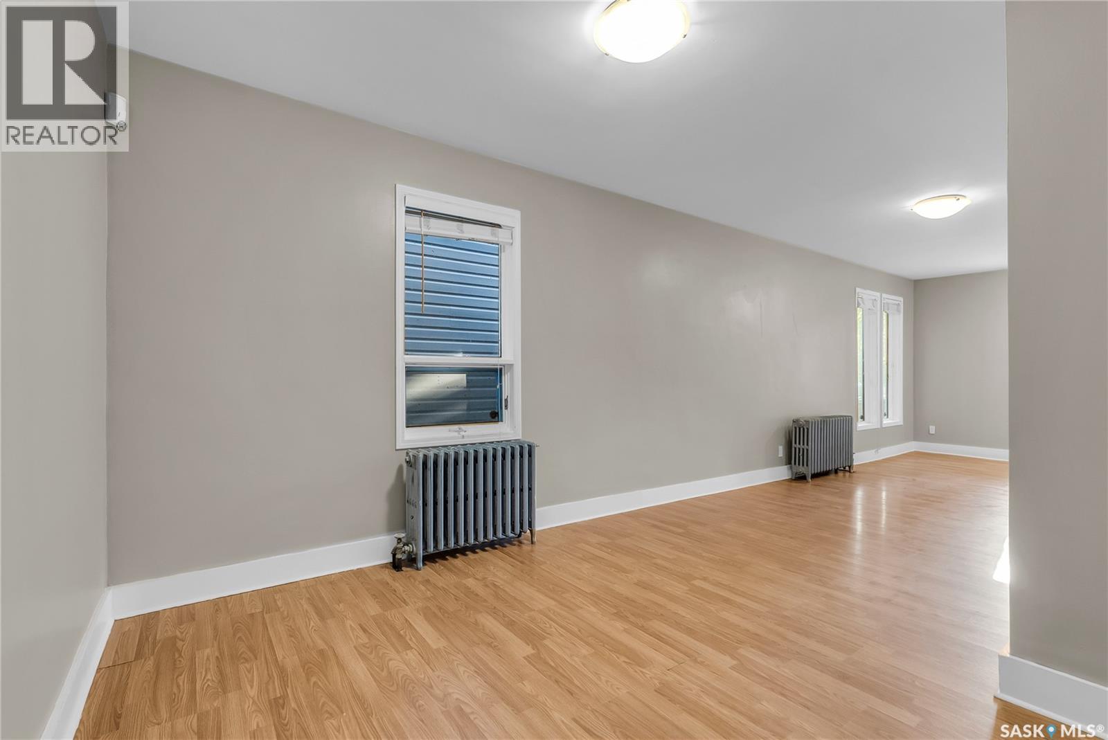 Photo 3 of 424 R Avenue S, Saskatoon SK