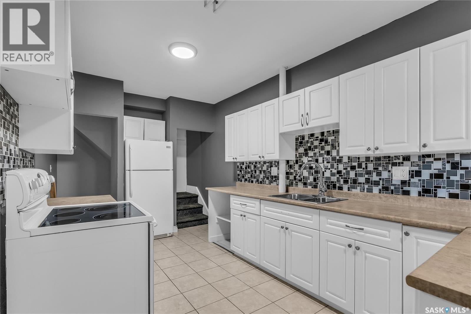 Photo 23 of 424 R Avenue S, Saskatoon SK