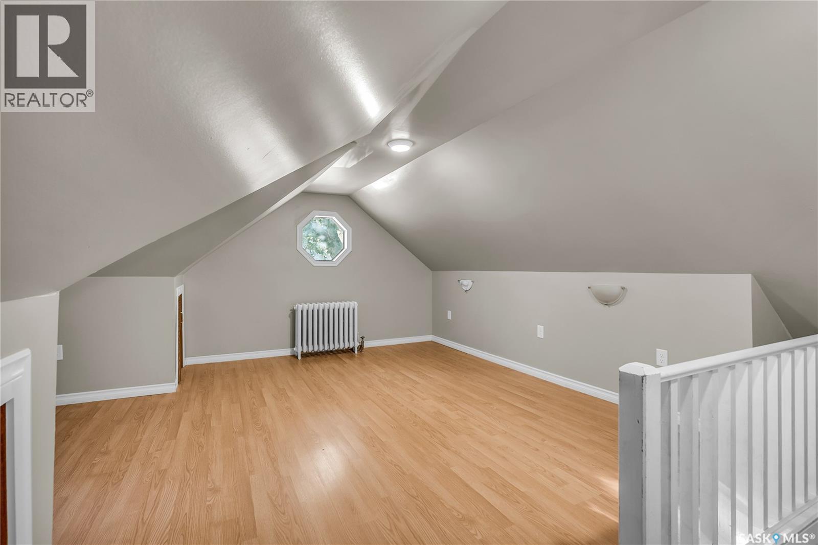 Photo 2 of 424 R Avenue S, Saskatoon SK