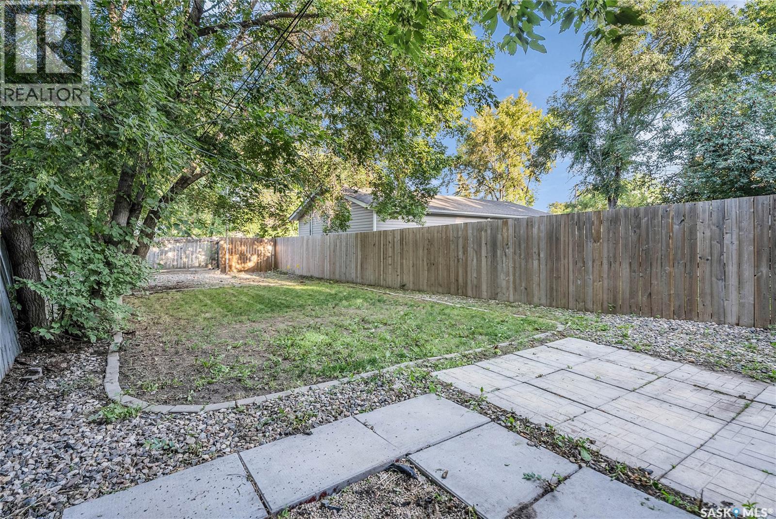 Photo 13 of 424 R Avenue S, Saskatoon SK