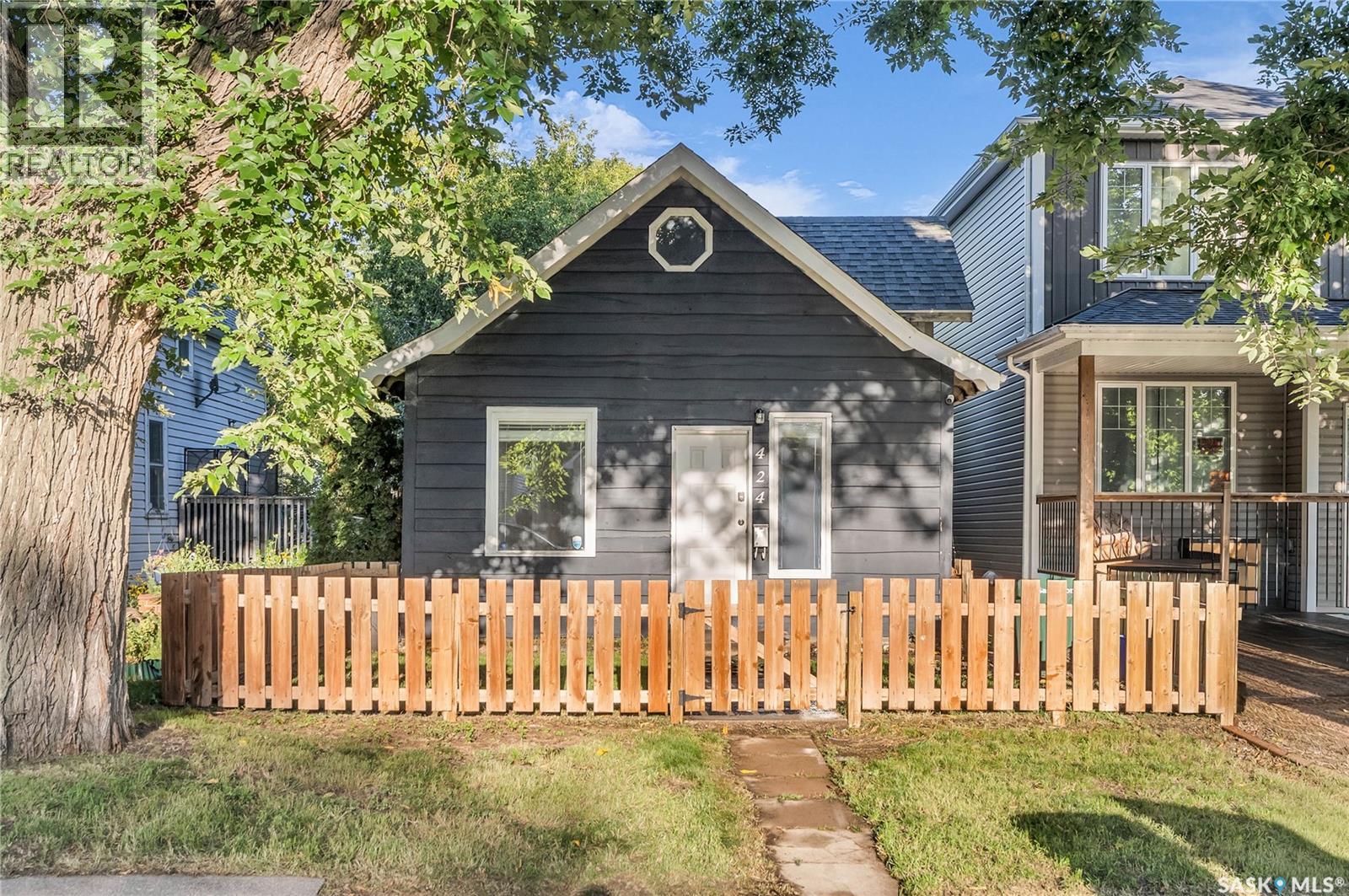 Photo 35 of 424 R Avenue S, Saskatoon SK