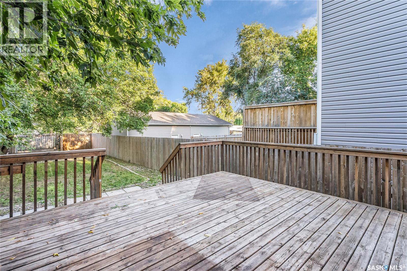 Photo 1 of 424 R Avenue S, Saskatoon SK