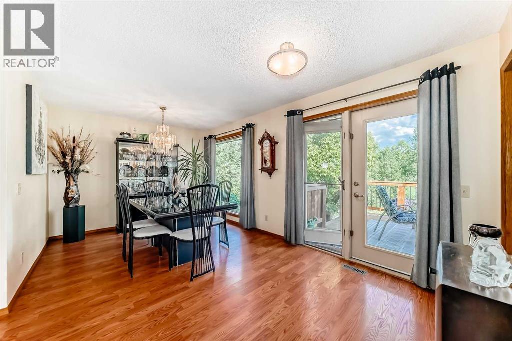 Photo 8 of 22 Glenhill Drive, Cochrane AB