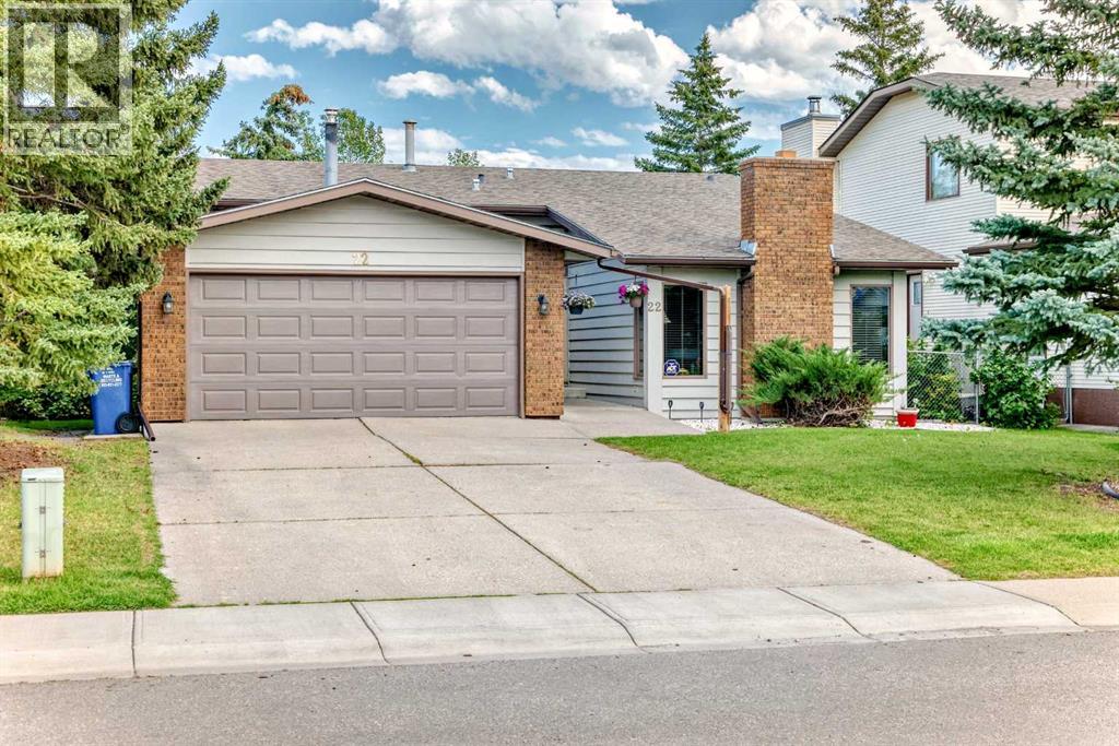 Photo 1 of 22 Glenhill Drive, Cochrane AB