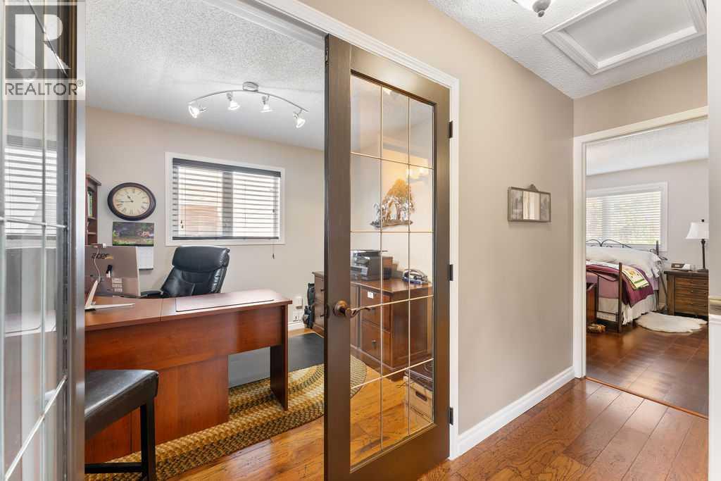 Photo 8 of 10 Hunters Gate, Okotoks AB