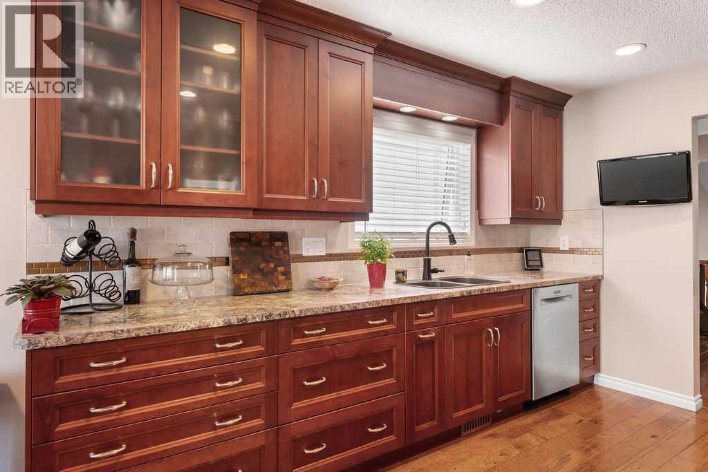 Photo 1 of 10 Hunters Gate, Okotoks AB