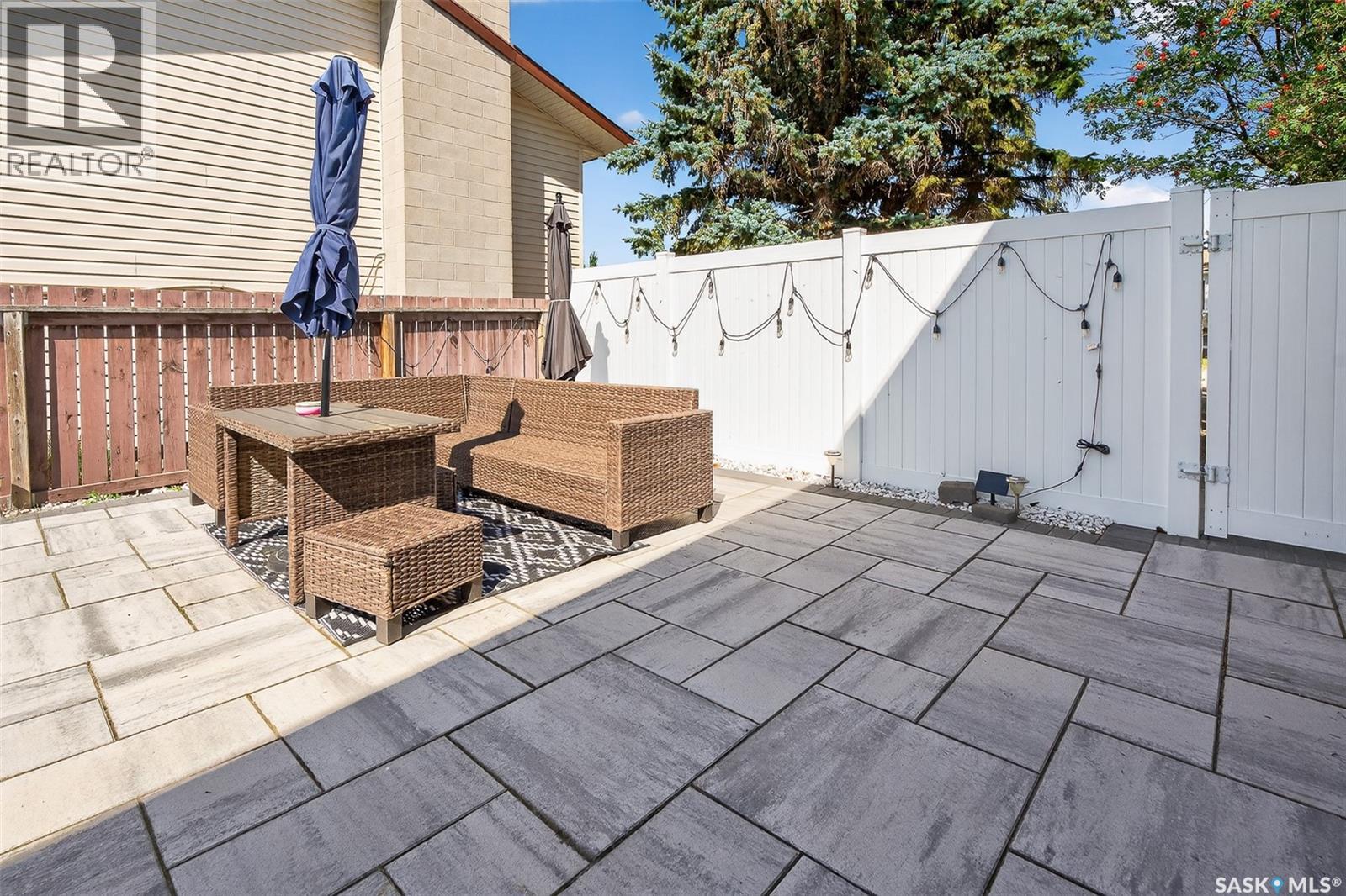Photo 2 of 1503 Spadina Street, Moose Jaw SK