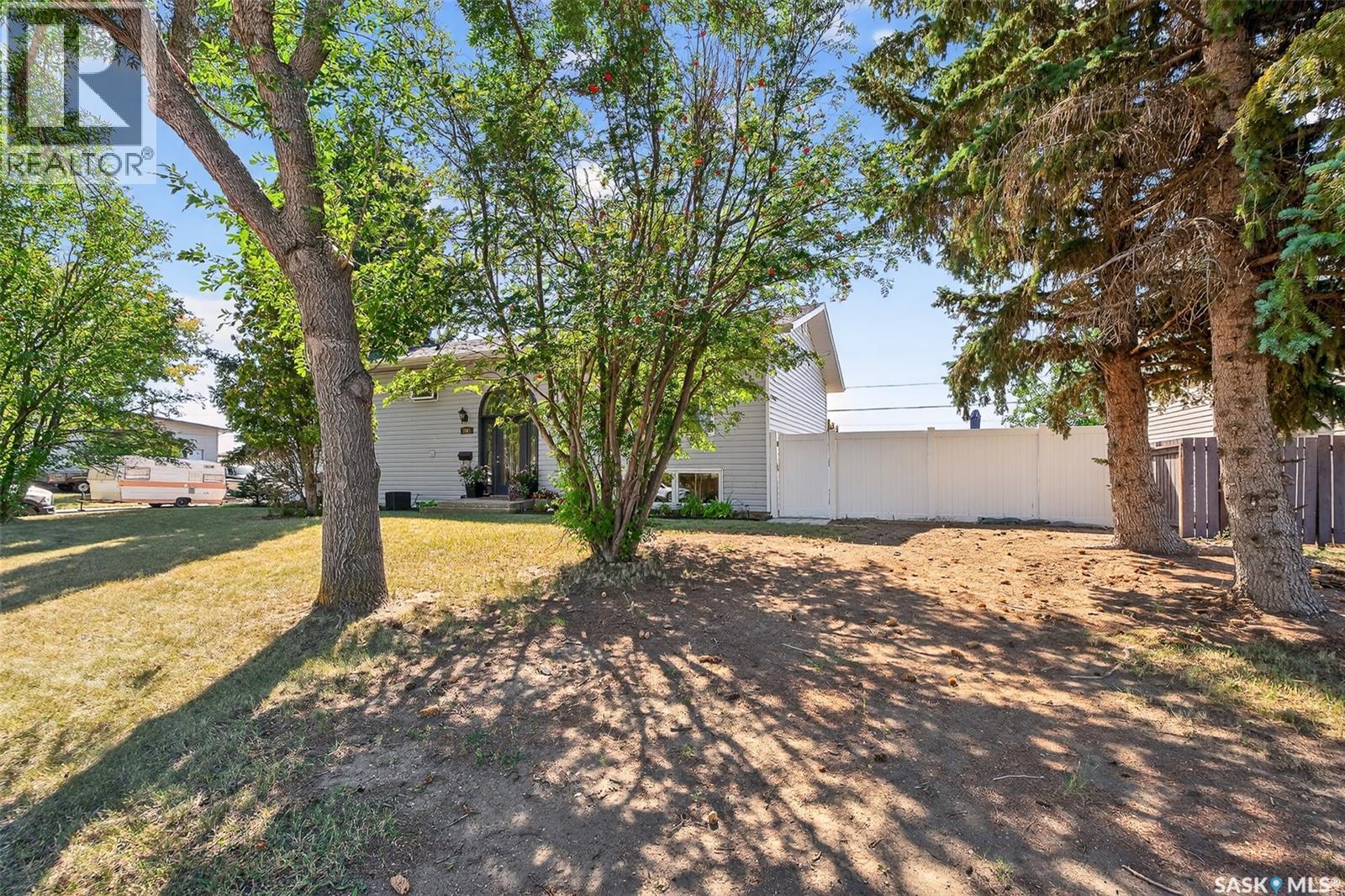 Photo 34 of 1503 Spadina Street, Moose Jaw SK