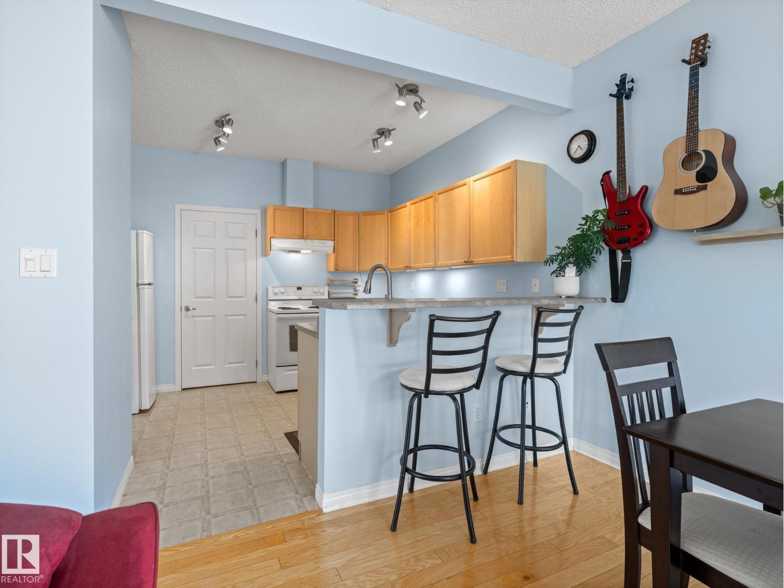 Photo 10 of 40 3040 Spence Wd Sw, Edmonton AB