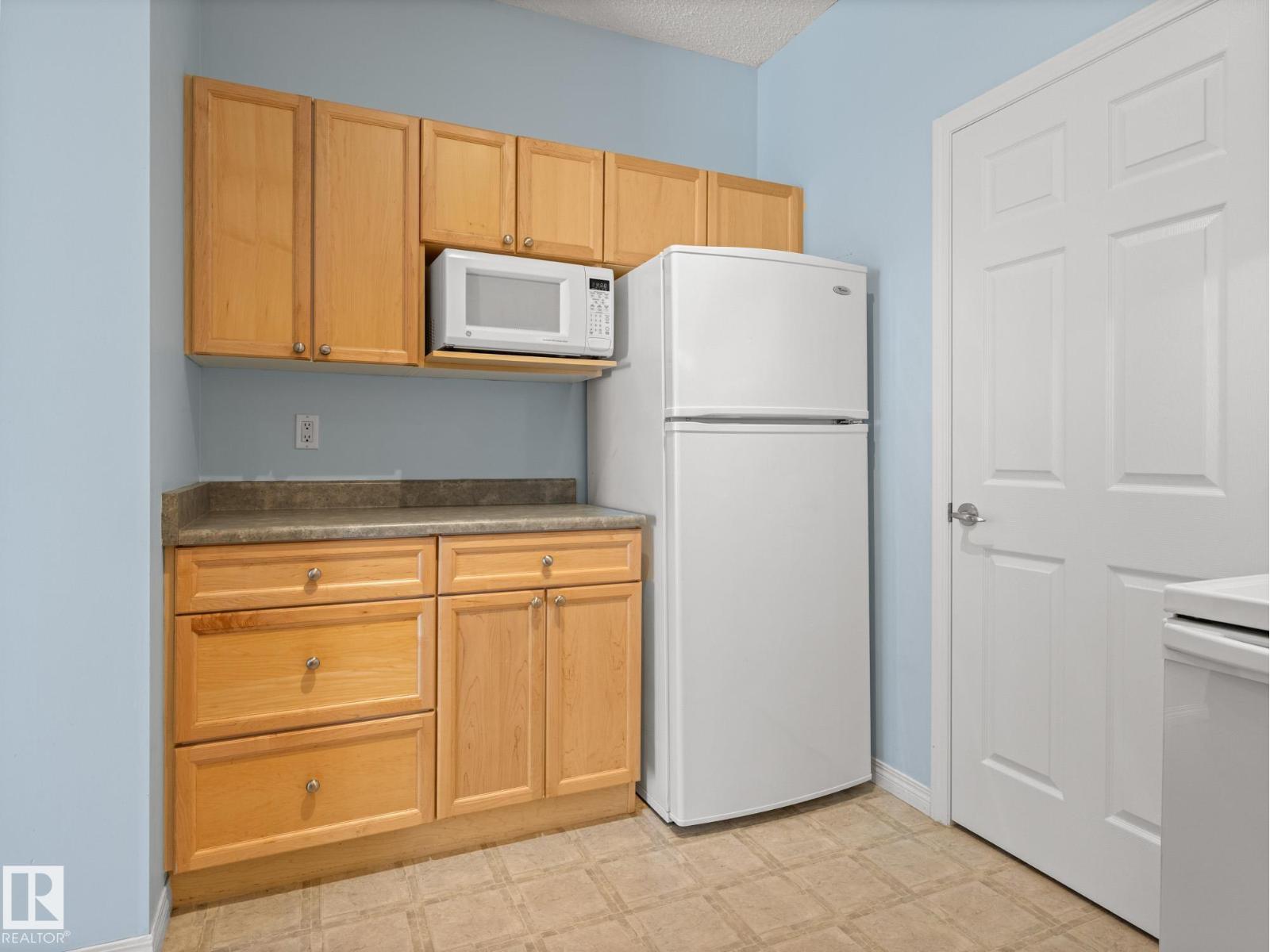 Photo 12 of 40 3040 Spence Wd Sw, Edmonton AB