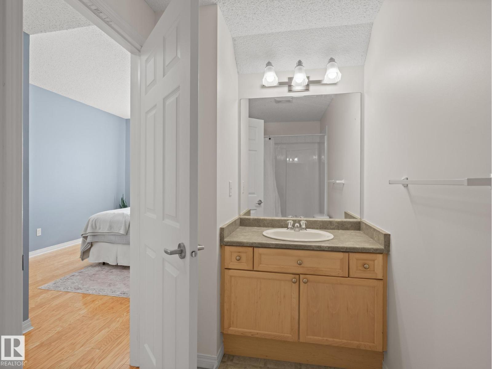 Photo 17 of 40 3040 Spence Wd Sw, Edmonton AB
