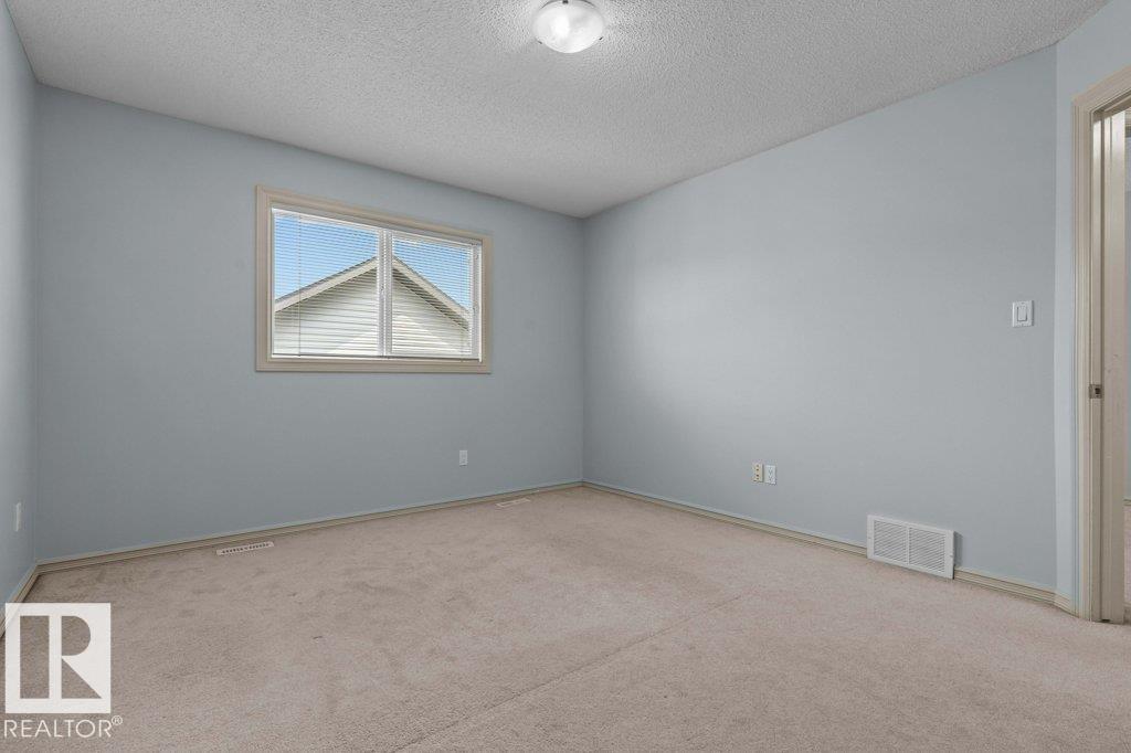 Photo 18 of 590 Tamarack Rd Nw, Edmonton AB