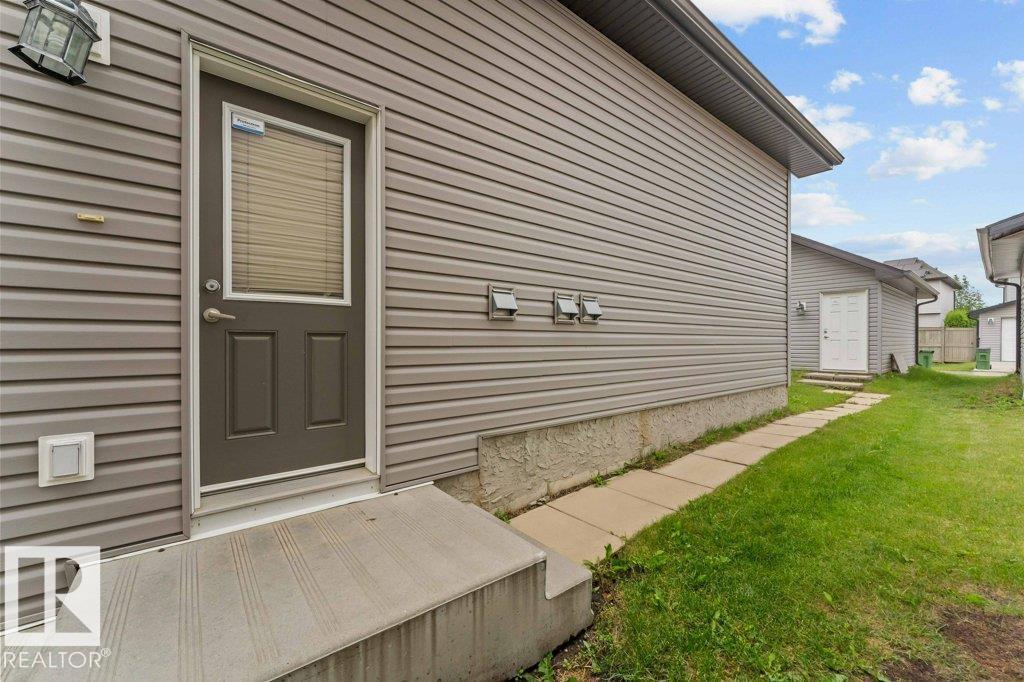 Photo 21 of 590 Tamarack Rd Nw, Edmonton AB
