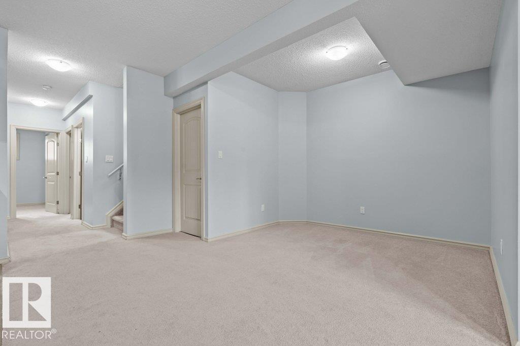 Photo 11 of 590 Tamarack Rd Nw, Edmonton AB