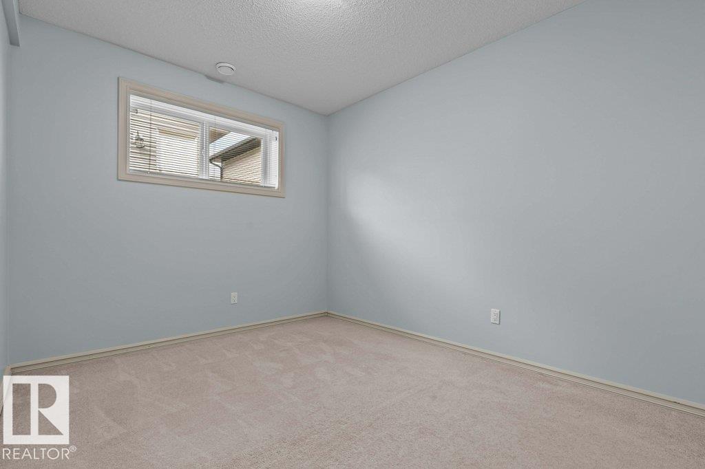 Photo 16 of 590 Tamarack Rd Nw, Edmonton AB