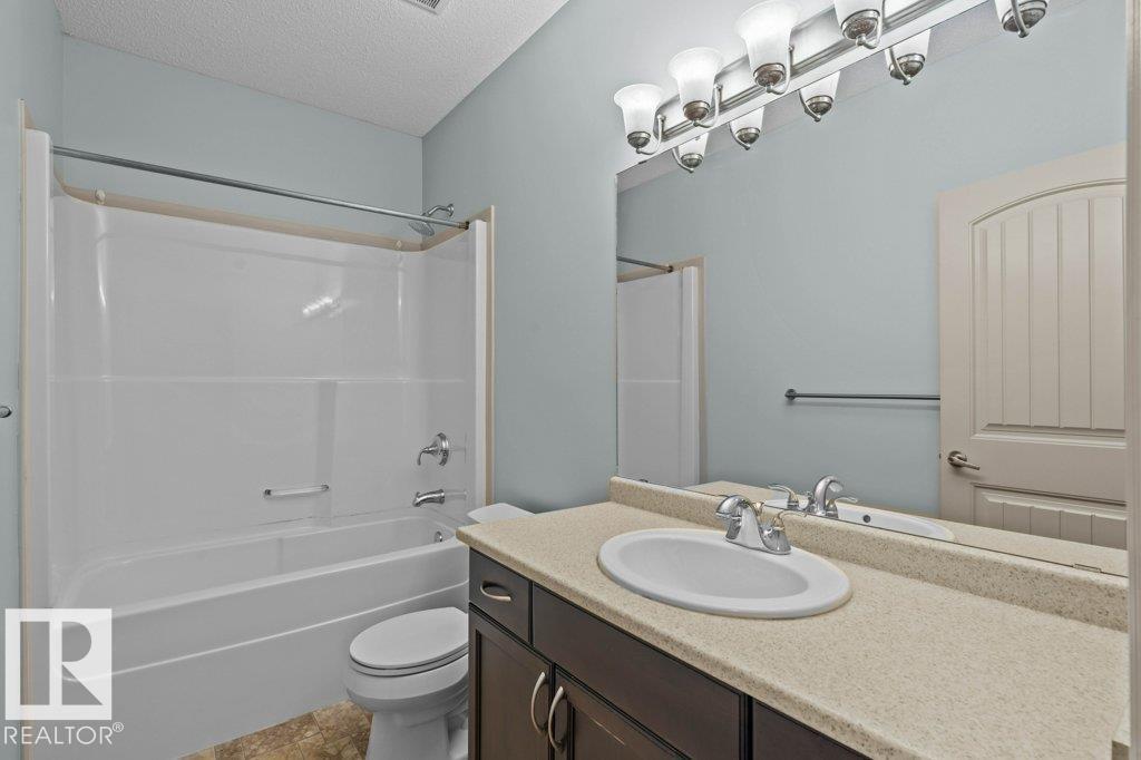 Photo 6 of 590 Tamarack Rd Nw, Edmonton AB