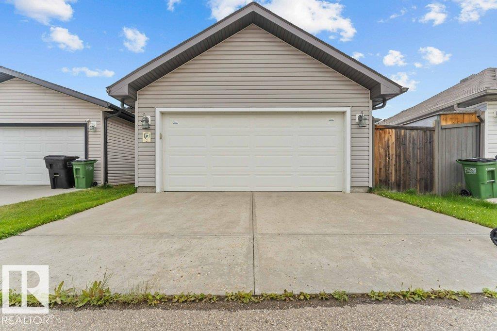 Photo 33 of 590 Tamarack Rd Nw, Edmonton AB