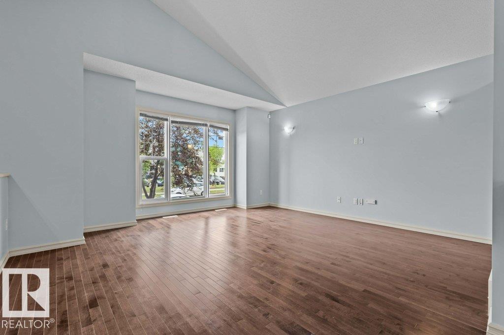 Photo 9 of 590 Tamarack Rd Nw, Edmonton AB