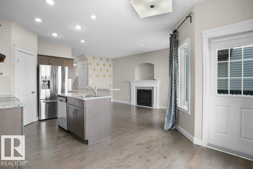 Photo 3 of 2302 Casey Cr Sw, Edmonton AB