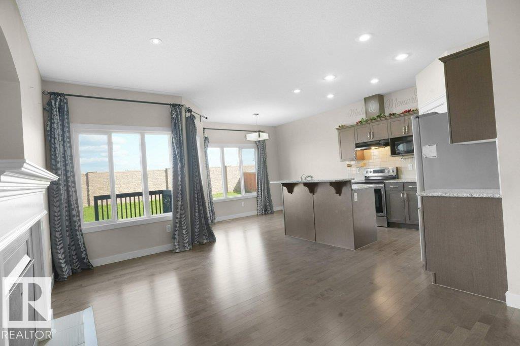 Photo 4 of 2302 Casey Cr Sw, Edmonton AB