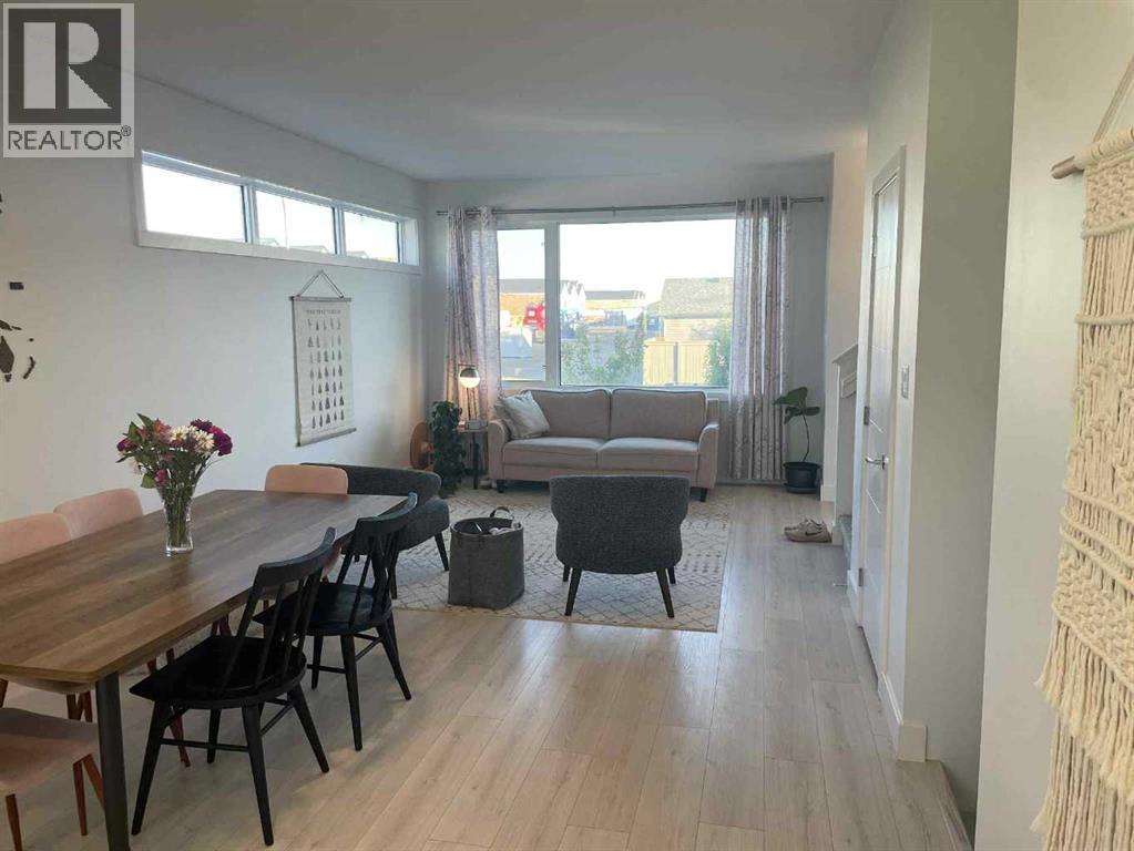 Photo 2 of 4615 Fairmont Gate S, Lethbridge AB