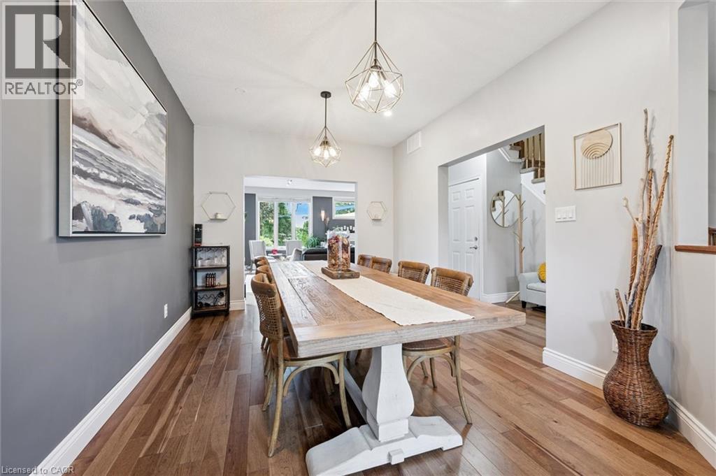Photo 4 of 18 Pearwood Court, Kitchener ON
