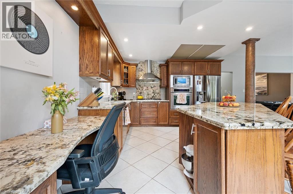 Photo 41 of 18 Pearwood Court, Kitchener ON