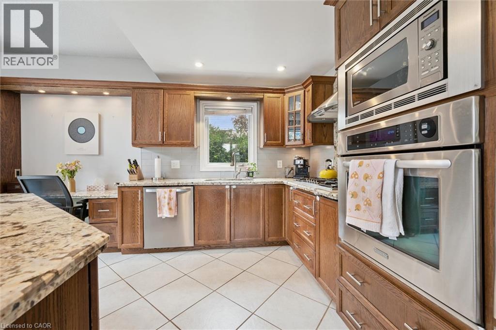Photo 15 of 18 Pearwood Court, Kitchener ON
