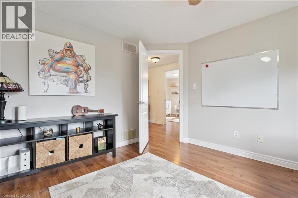 Photo 17 of 18 Pearwood Court, Kitchener ON