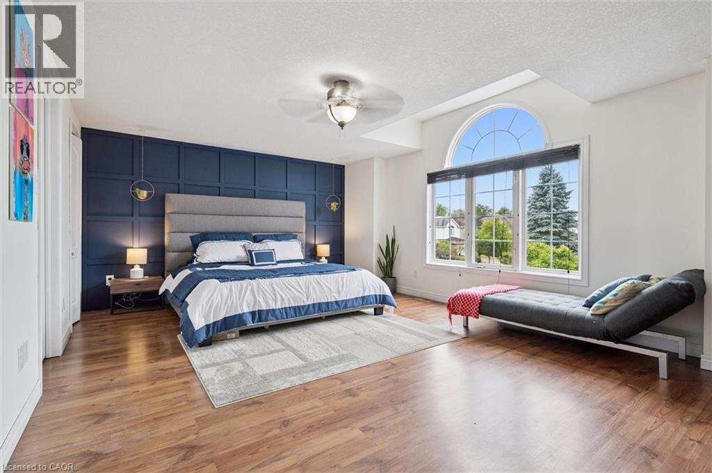 Photo 22 of 18 Pearwood Court, Kitchener ON