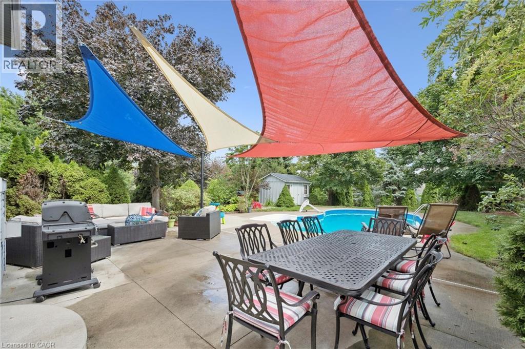 Photo 7 of 18 Pearwood Court, Kitchener ON