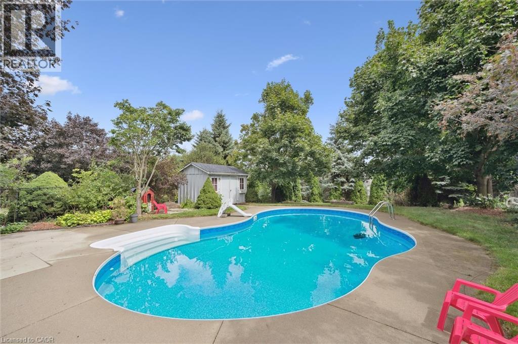 Photo 46 of 18 Pearwood Court, Kitchener ON