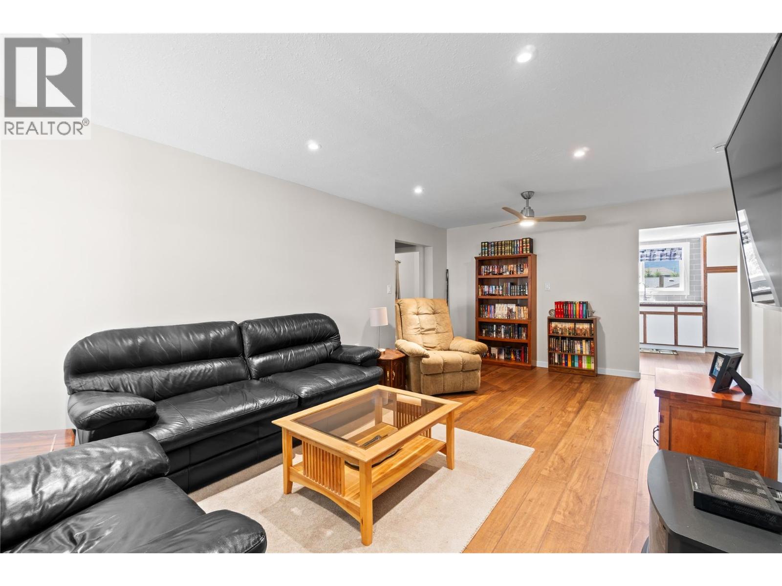 Photo 24 of 451 3 Street Se, Salmon Arm BC