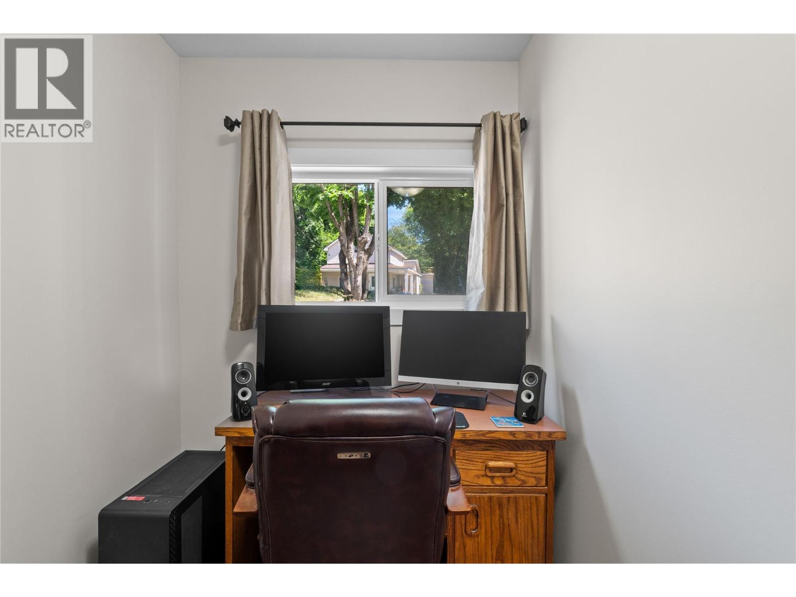 Photo 7 of 451 3 Street Se, Salmon Arm BC