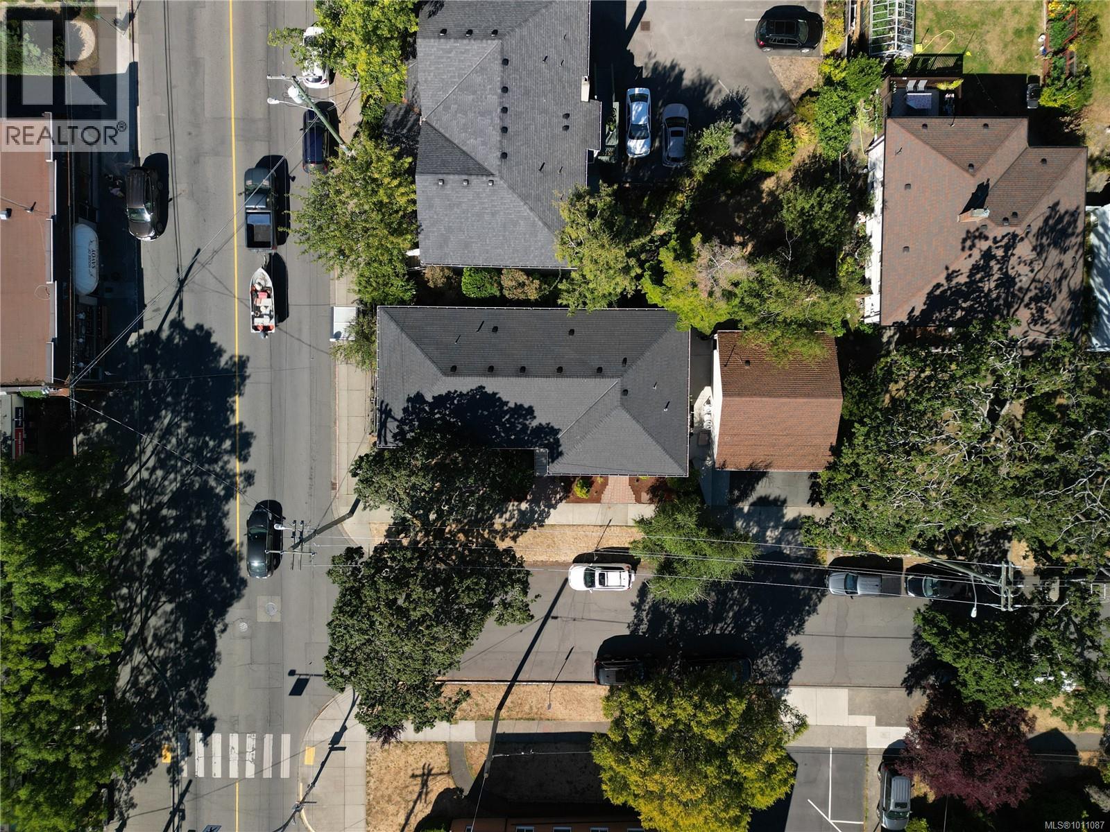 Photo 12 of 1502 1508 Davie St, Victoria BC