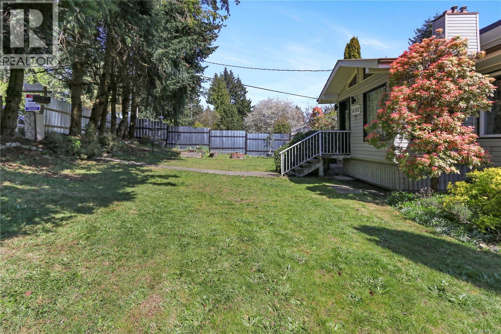 Photo 35 of 3480 Hammond Bay Rd, Nanaimo BC