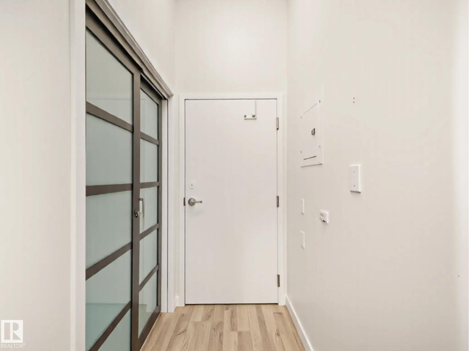 Photo 13 of 301 10905 109 St Nw, Edmonton AB