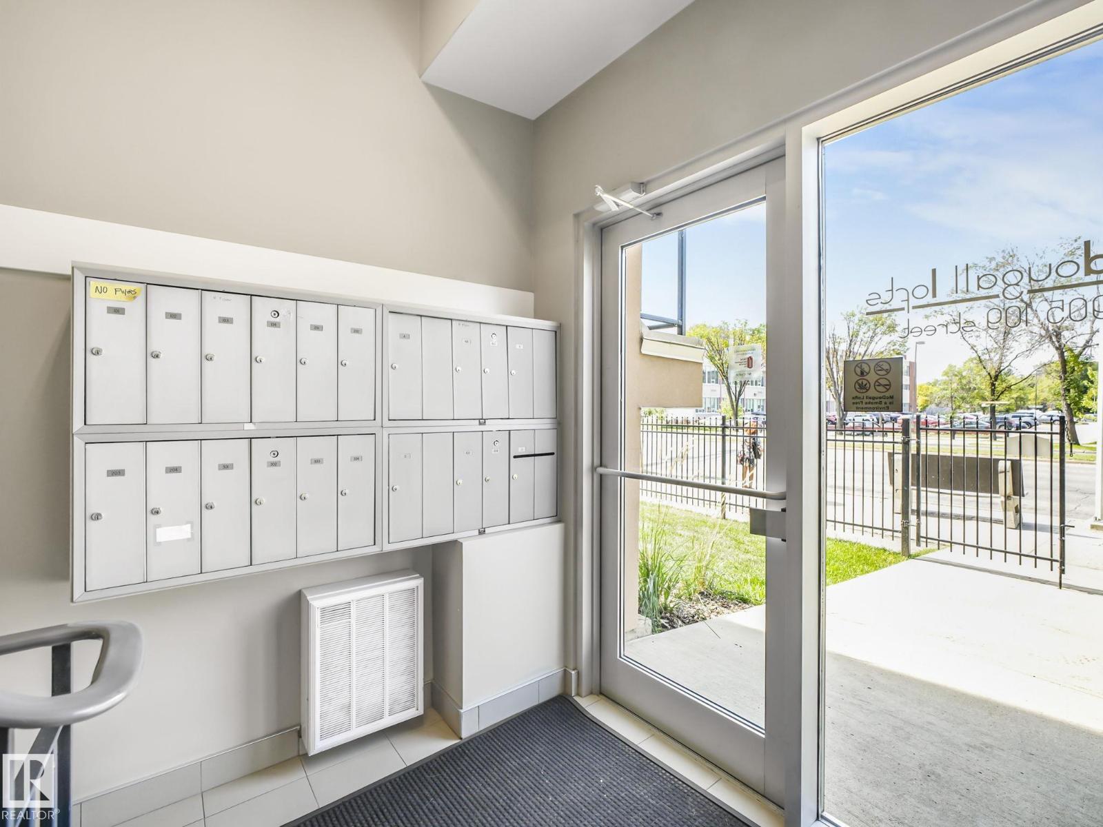 Photo 2 of 301 10905 109 St Nw, Edmonton AB