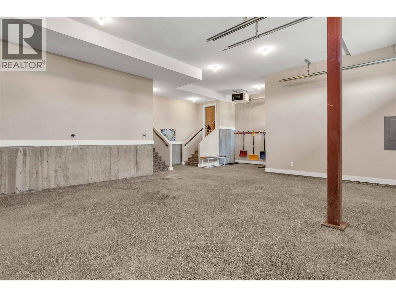 345 Feathertop Way, Big White