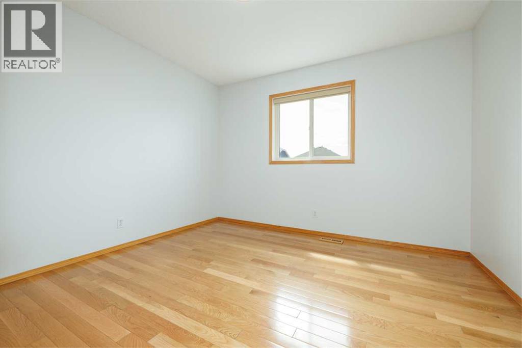 Photo 8 of 6013 Saddlehorn Drive Ne, Calgary AB