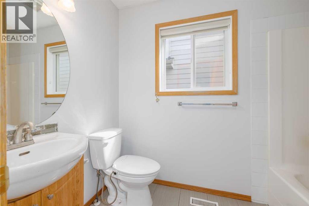 Photo 20 of 6013 Saddlehorn Drive Ne, Calgary AB