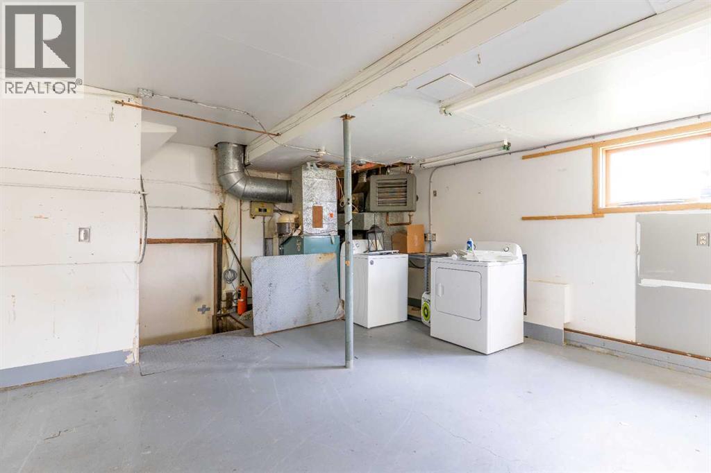 Photo 10 of 1008 Shawnee Drive Sw, Calgary AB