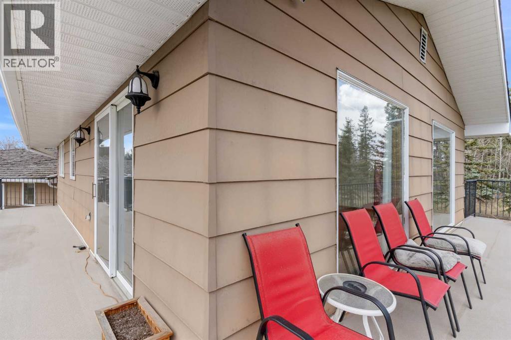 Photo 3 of 1008 Shawnee Drive Sw, Calgary AB