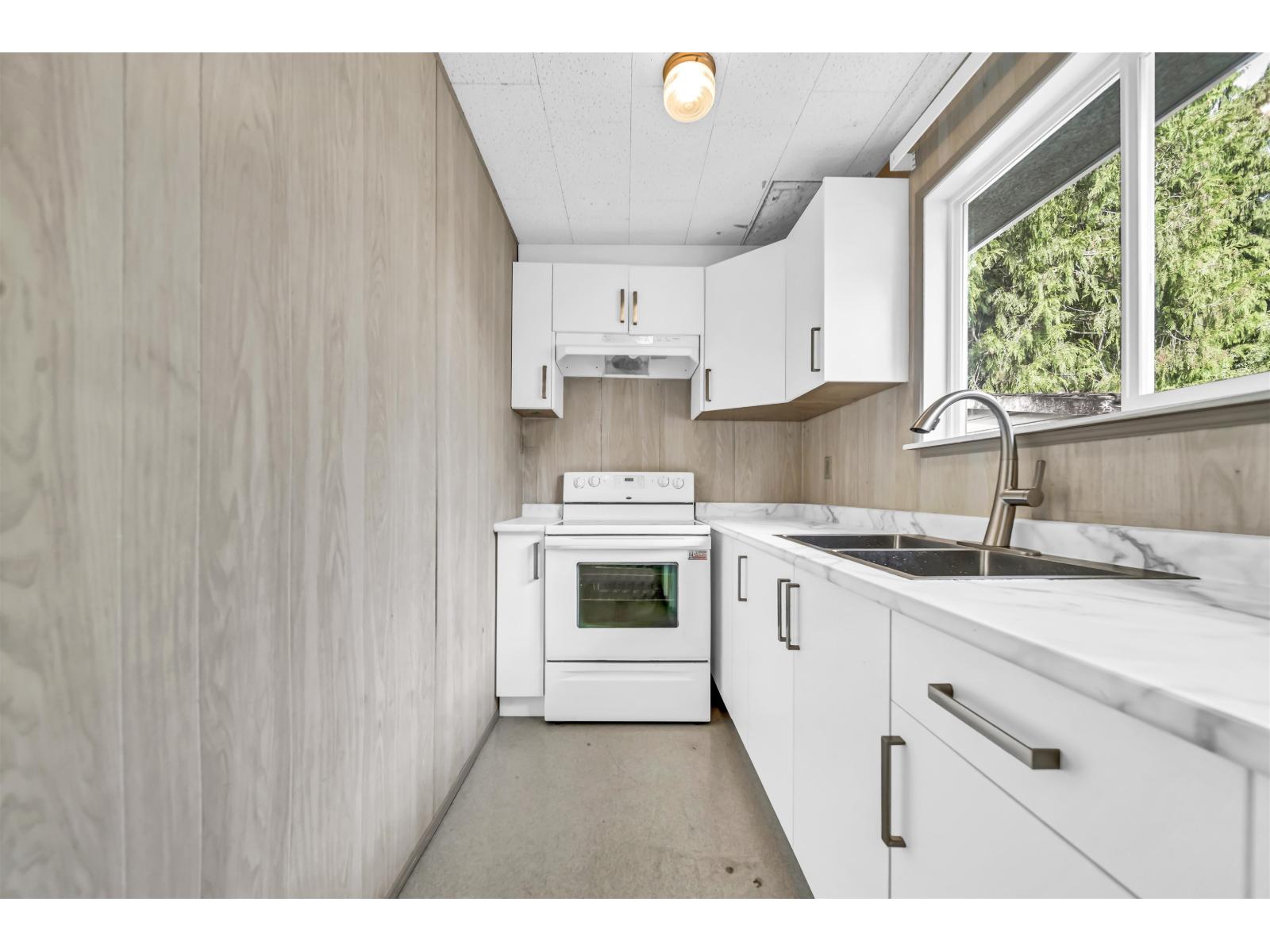 Photo 8 of 14681 110 Avenue, Surrey BC